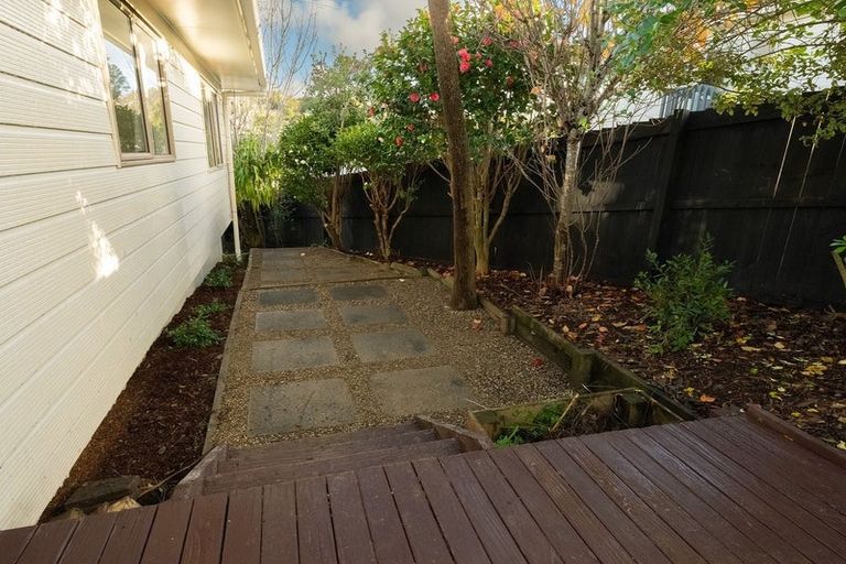 Photo of property in 25 Loughanure Place, Massey, Auckland, 0614