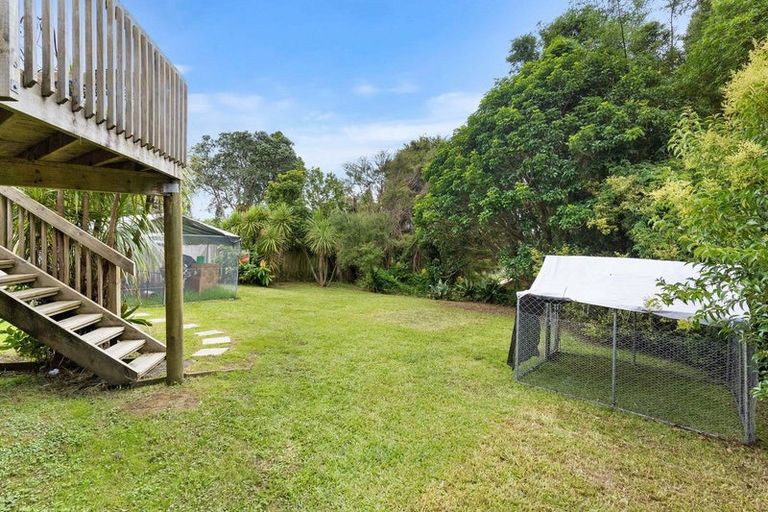 Photo of property in 86 Wade River Road, Stanmore Bay, Whangaparaoa, 0932