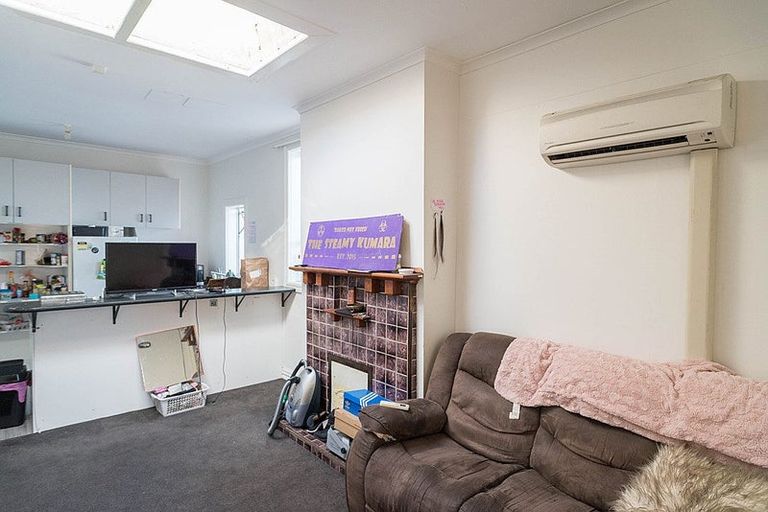 Photo of property in 19 Hyde Street, North Dunedin, Dunedin, 9016