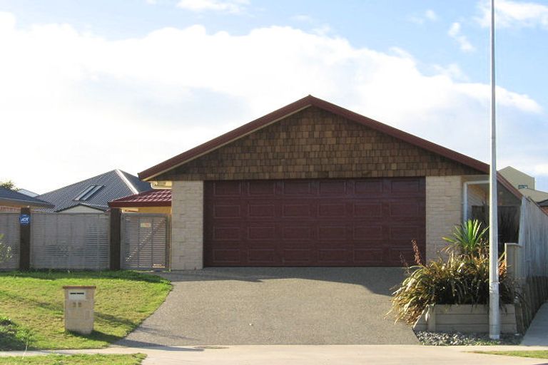 Photo of property in 29 Leanne Way, Waikanae Beach, Waikanae, 5036