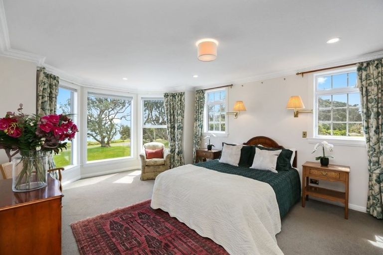 Photo of property in 1 Kawaroa Lane, New Plymouth, 4310