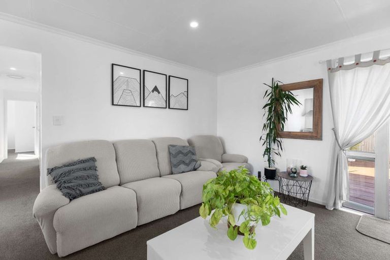 Photo of property in 28 Newton Place, Westbrook, Palmerston North, 4412