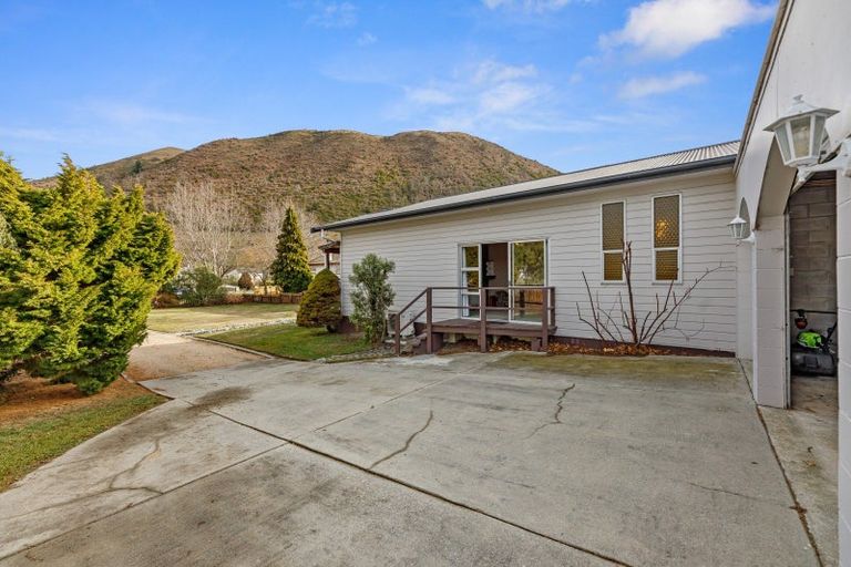 Photo of property in 18 Bowen Street, Kurow, 9435