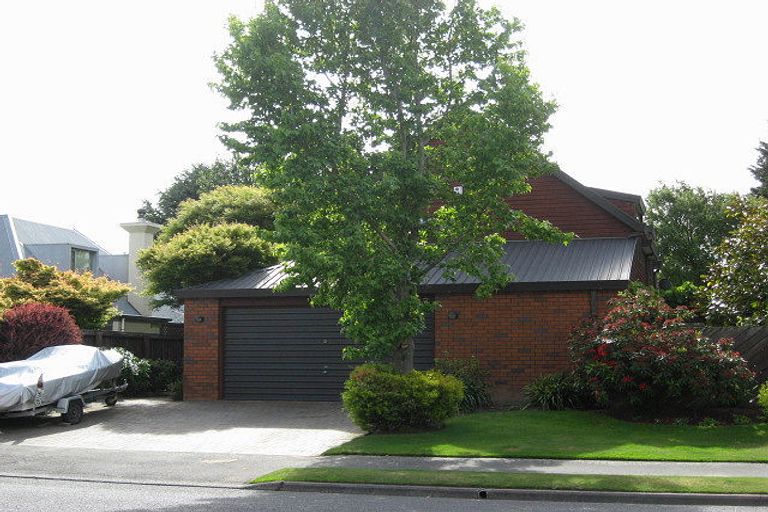 Photo of property in 27 Glenharrow Avenue, Avonhead, Christchurch, 8042