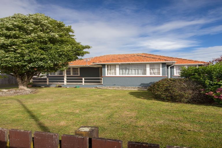 Photo of property in 25 Andrew Avenue, Roslyn, Palmerston North, 4414