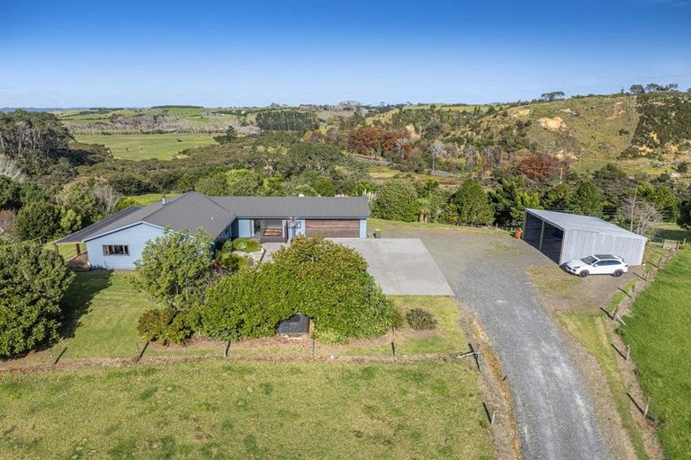 Photo of property in 499 Shelly Beach Road, South Head, Helensville, 0874