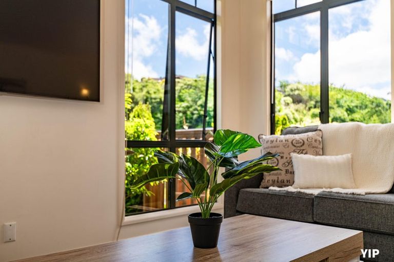 Photo of property in 16 Wantwood Grove, Churton Park, Wellington, 6037