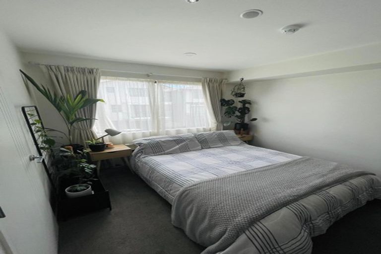 Photo of property in 8 Peony Mews, Oteha, Auckland, 0632