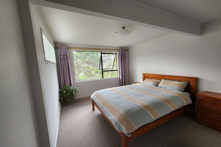 Photo of property in 132 Wadestown Road, Wadestown, Wellington, 6012