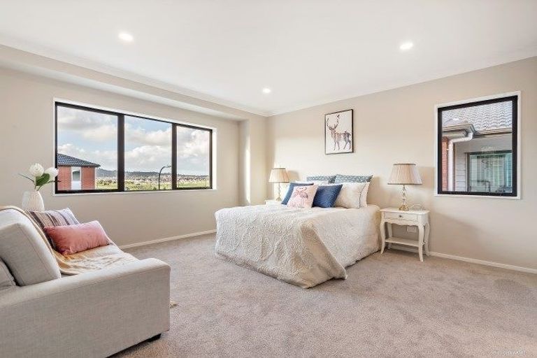 Photo of property in 10 Hinoki Way, Flat Bush, Auckland, 2019