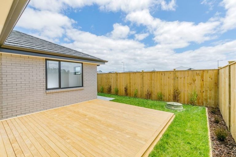 Photo of property in 11 Zadar Street, Kumeu, 0810