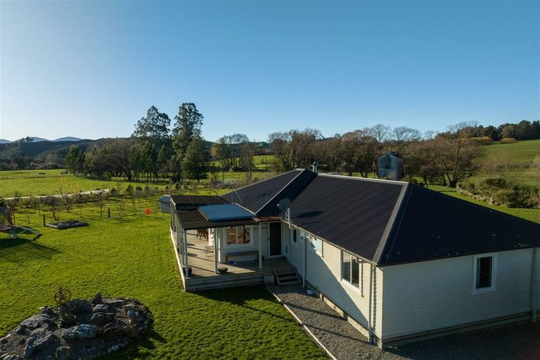 Photo of property in 82 Thorn Road, Dovedale, Wakefield, 7096