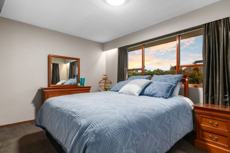 Photo of property in 123 Queenspark Drive, Parklands, Christchurch, 8083