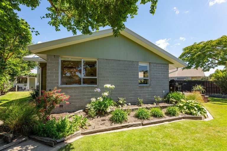 Photo of property in 52 Solomon Avenue, Redwood, Christchurch, 8051