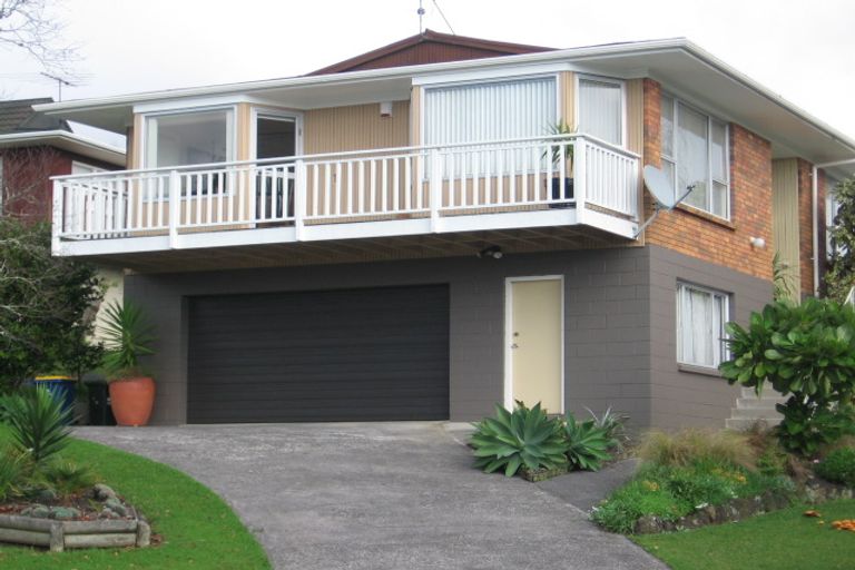 Photo of property in 74 Mayfair Crescent, Mairangi Bay, Auckland, 0630
