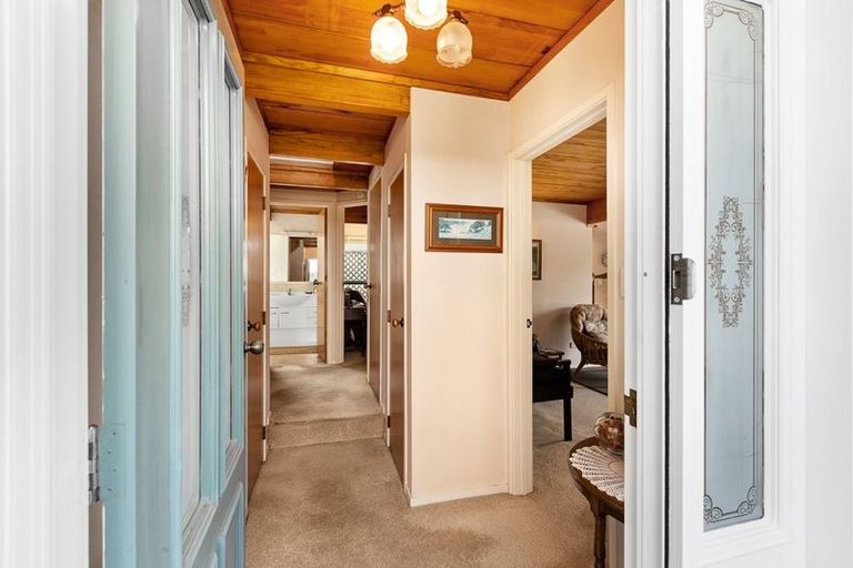 Photo of property in 28 Maori Hut Road, Red Beach, 0932