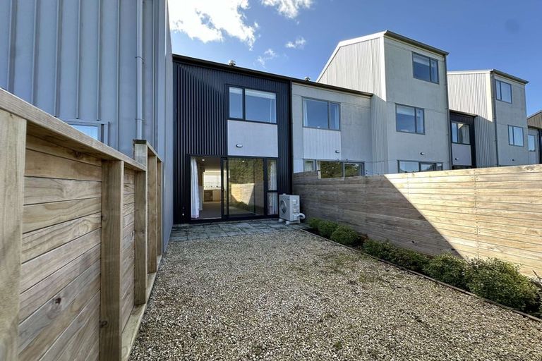 Photo of property in 56 Ara Paiwhenua, Tawa, Wellington, 5028