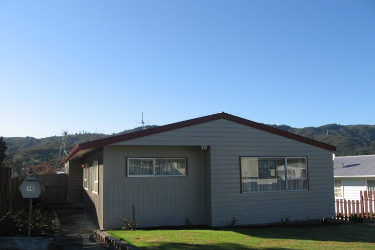 Photo of property in 16 Bogle Grove, Stokes Valley, Lower Hutt, 5019