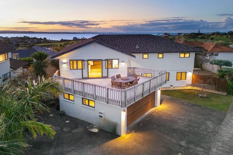 Photo of property in 105 Alec Craig Way, Gulf Harbour, Whangaparaoa, 0930