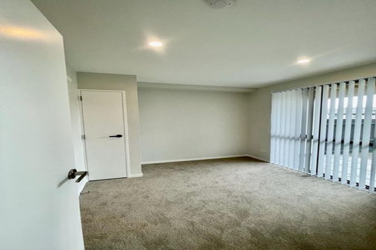 Photo of property in 8 Hinonga Loop, Silverdale, 0932