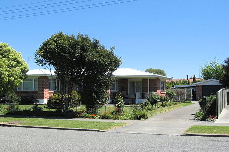Photo of property in 2 Holdaway Street, Riversdale, Blenheim, 7201