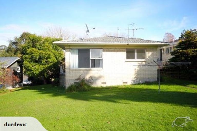 Photo of property in 2/61 Chartwell Avenue, Glenfield, Auckland, 0629