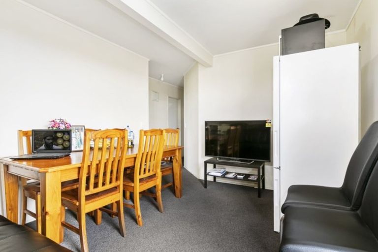 Photo of property in 5a Utting Street, Birkdale, Auckland, 0626