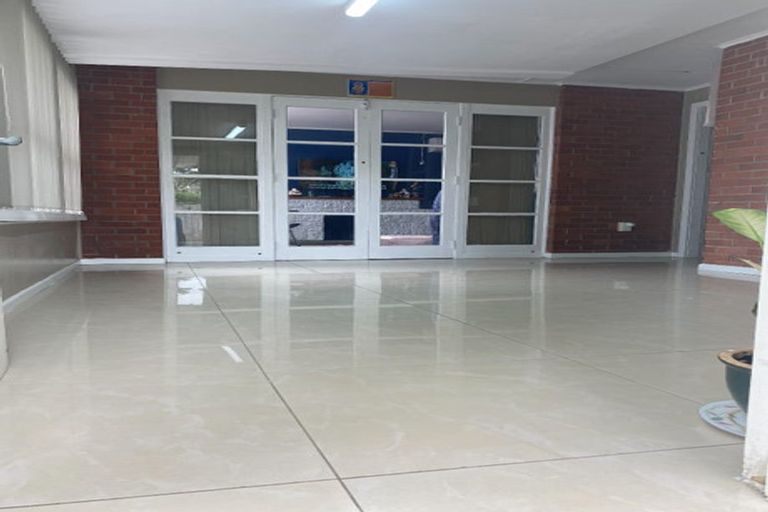 Photo of property in 15 Kiernan Place, Kelston, Auckland, 0602