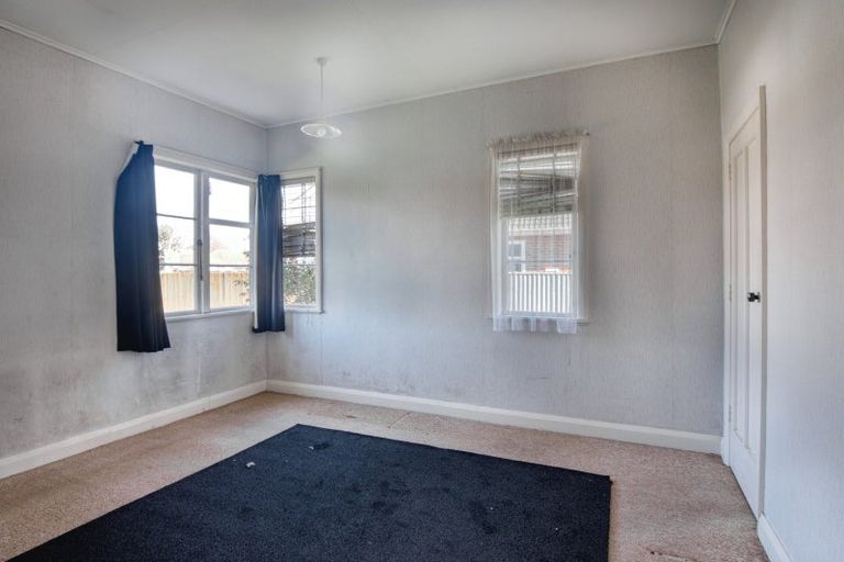Photo of property in 129 Savage Crescent, West End, Palmerston North, 4412