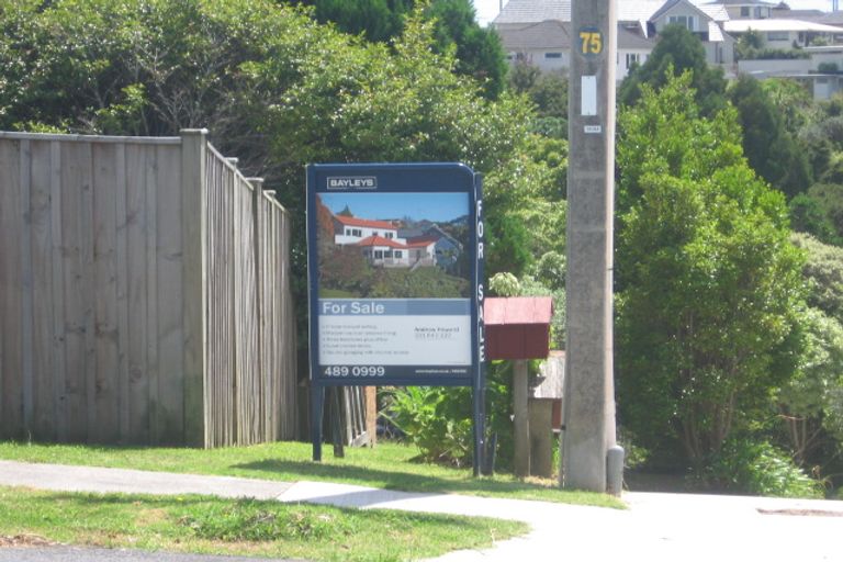 Photo of property in 1/75 Raleigh Road, Northcote, Auckland, 0627