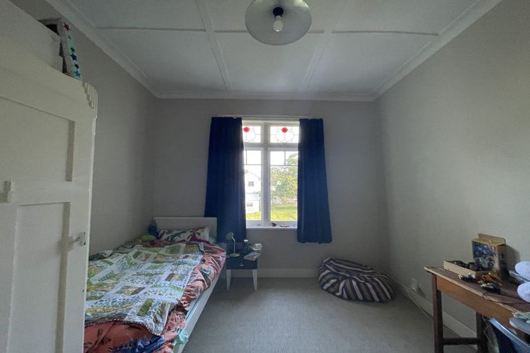 Photo of property in 116 Onewa Road, Northcote, Auckland, 0627