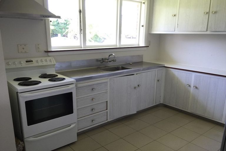 Photo of property in 87 Memorial Avenue, Ilam, Christchurch, 8053