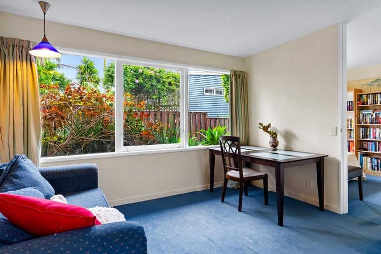 Photo of property in 1/21 Peter Terrace, Castor Bay, Auckland, 0620