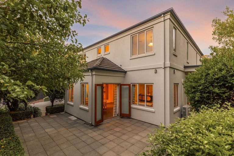 Photo of property in 16 Basil Place, Mount Pleasant, Christchurch, 8081