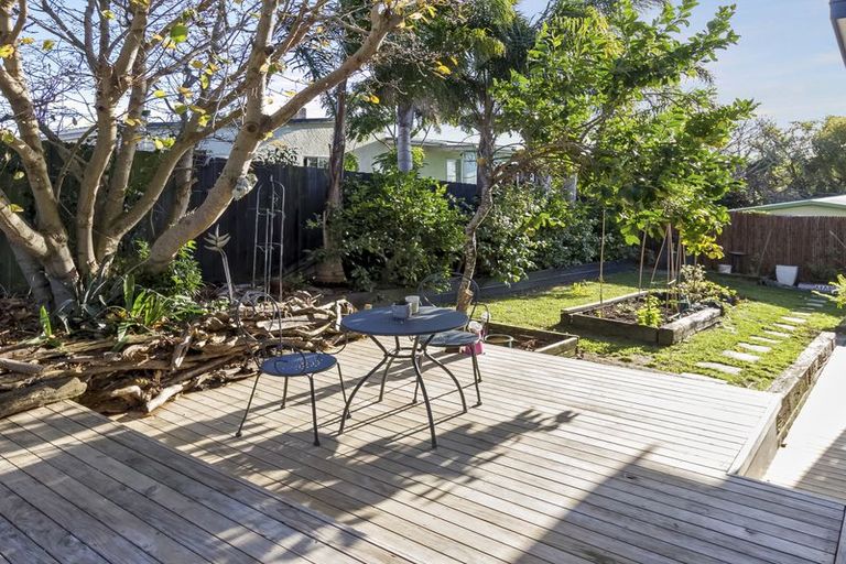 Photo of property in 57 Pah Road, Cockle Bay, Auckland, 2014