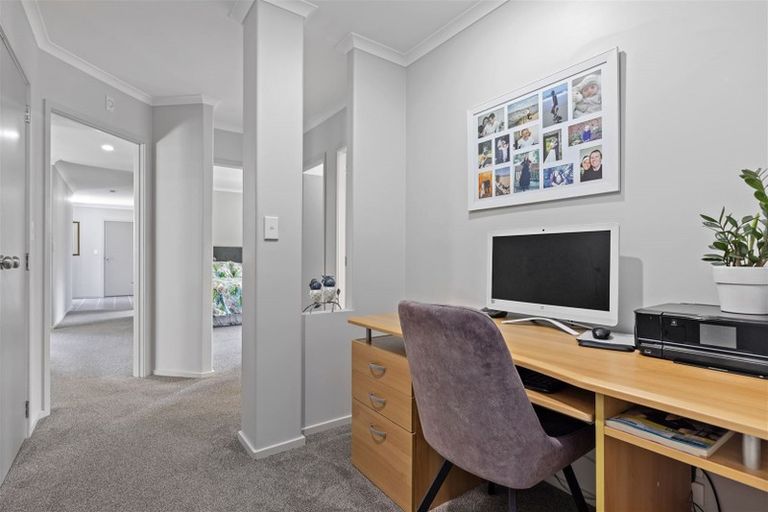 Photo of property in 30 Seabreeze Place, Papamoa Beach, Papamoa, 3118