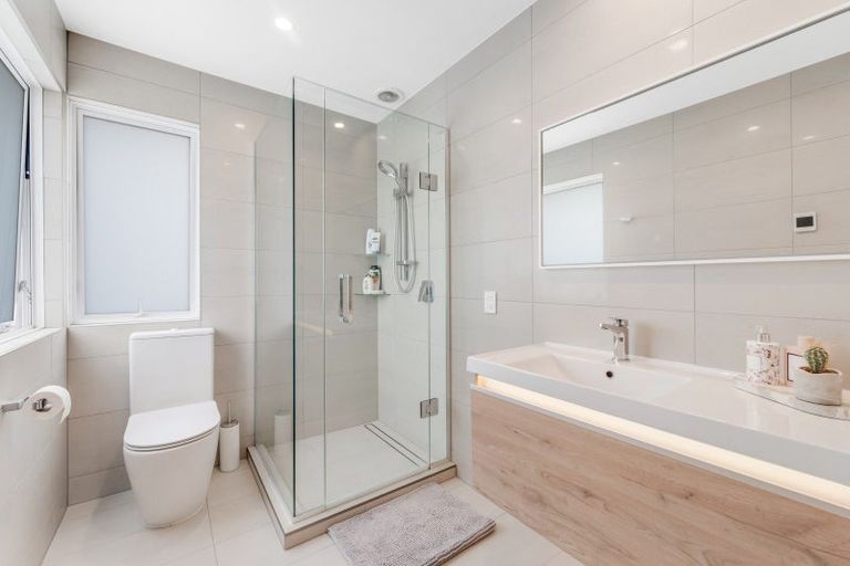 Photo of property in 62 Armstrong Farm Drive, East Tamaki Heights, Auckland, 2016