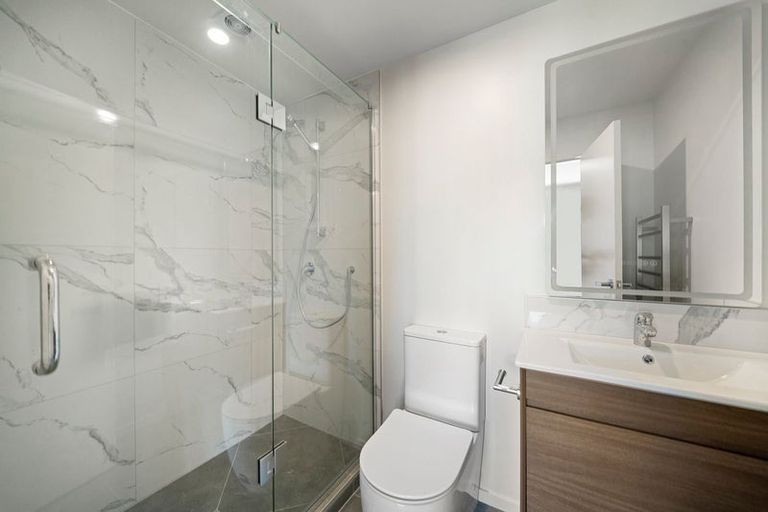 Photo of property in 8/2 Nikau Street, New Lynn, Auckland, 0600