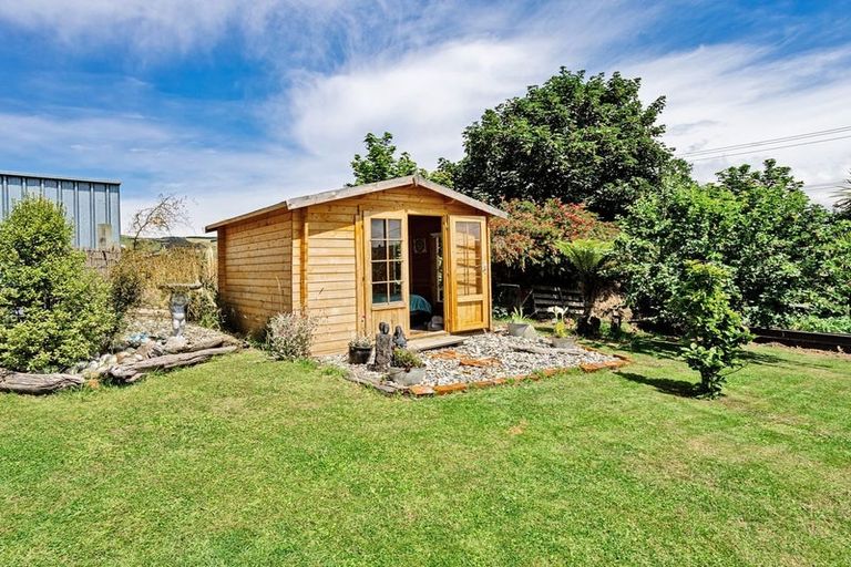 Photo of property in 3 Morton Street, Tuatapere, 9620