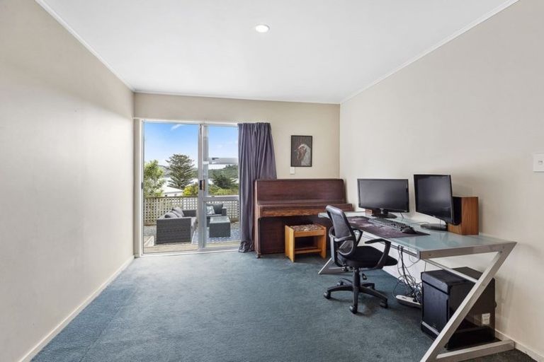 Photo of property in 60 Tweed Road, Papakowhai, Porirua, 5024
