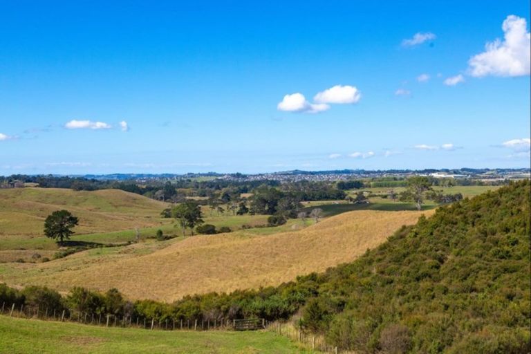 Photo of property in 186 Gervin Road, Wainui, Silverdale, 0992