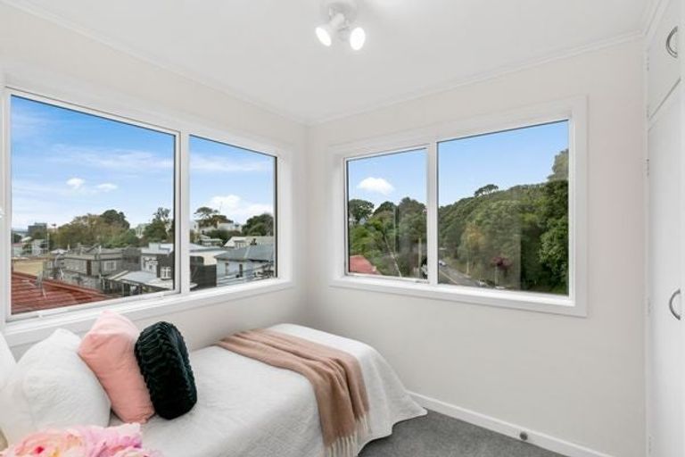 Photo of property in Windsor Court, 3/340 Tinakori Road, Thorndon, Wellington, 6011
