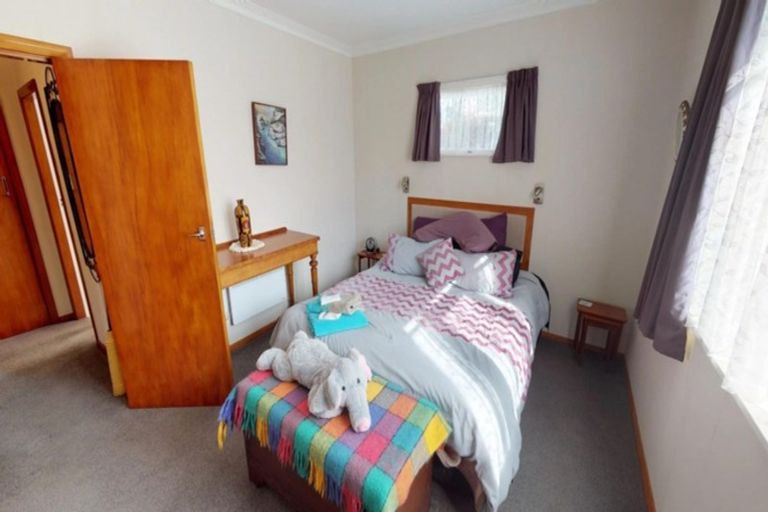 Photo of property in 25 George Street, Levin, 5510