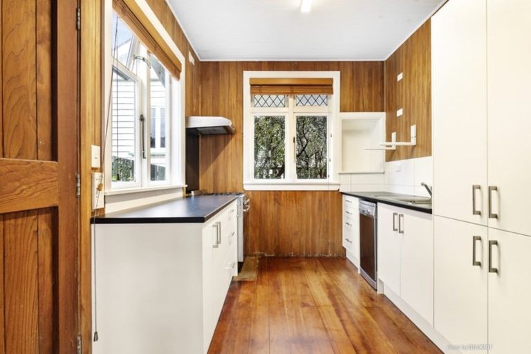 Photo of property in 100 Darlington Road, Miramar, Wellington, 6022