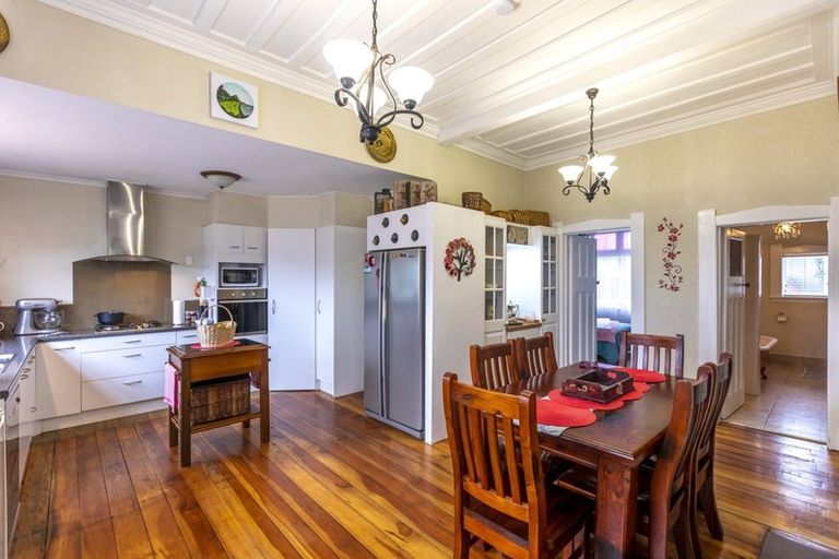 Photo of property in 9 Consitt Street, Takapau, 4203