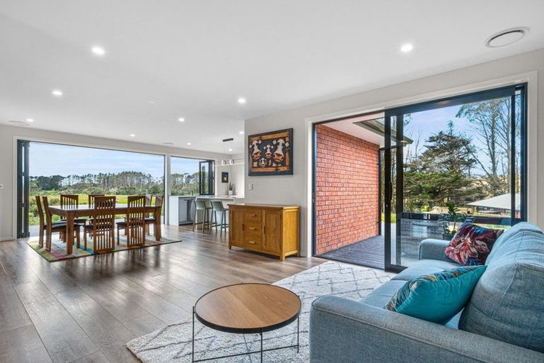 Photo of property in 225d Amreins Road, Taupaki, 0782