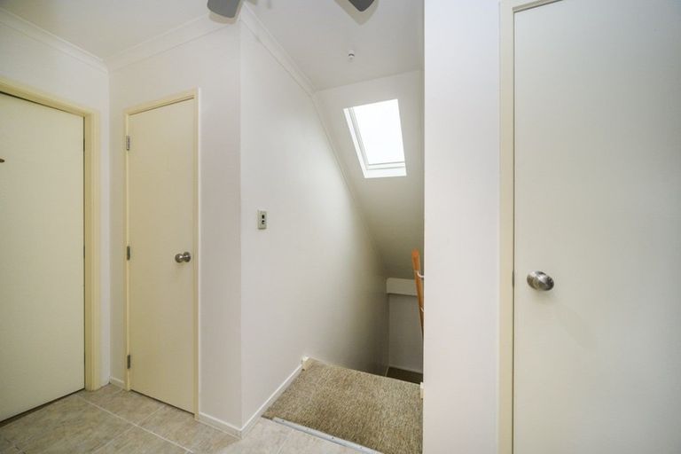 Photo of property in 1 Ayr Place, Hokowhitu, Palmerston North, 4410