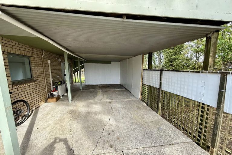 Photo of property in 11 Pokapu Street, Titirangi, Auckland, 0600