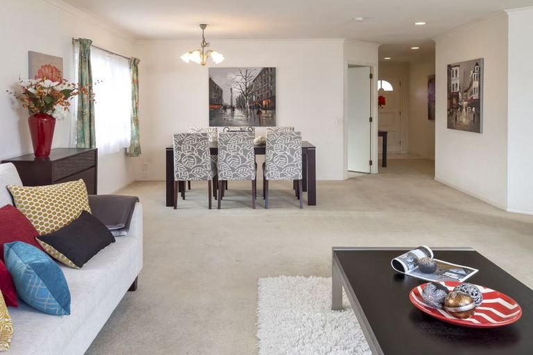 Photo of property in 26 Palmcrest Grove, Highland Park, Auckland, 2010