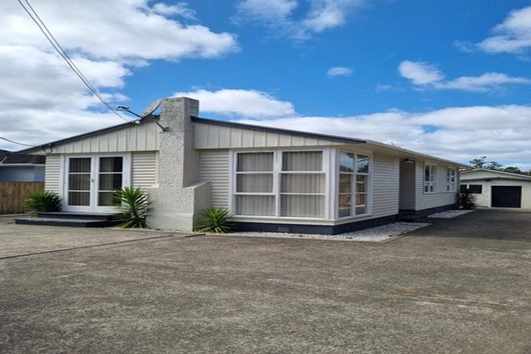 Photo of property in 8 Birdwood Road, Swanson, Auckland, 0612